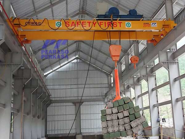 jual hoist crane atau overhead crane mulai dari fabrikasi konstruksi hingga instalasi 